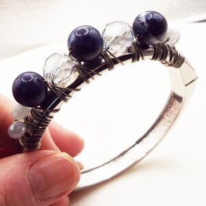 LAPIZ STONE & CRYSTALS WIRED SILVERY CLAMPER BRACELET E